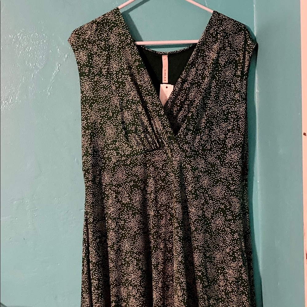Dress - Picture 3 of 4